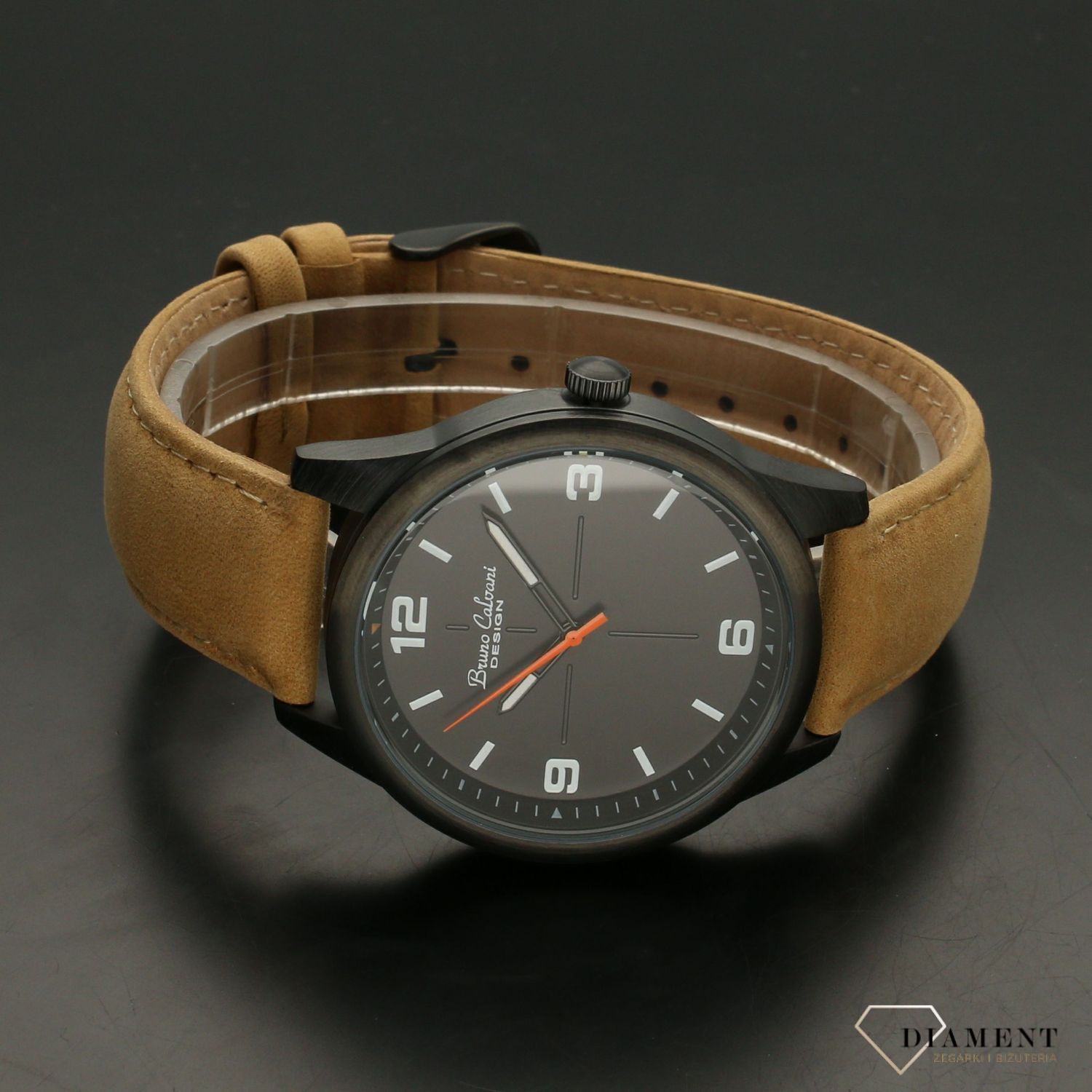 Zegarek męski BRUNO CALVANI BC90273 brązowy pasek.  Zegarek męski z tarczą w kolorze czarnym, pasek wykonany z najwyższej jakości skóry w kolorze brązowym. Tarcza zegarka w kolorze czarnym z białymi indeksami i (4).jpg